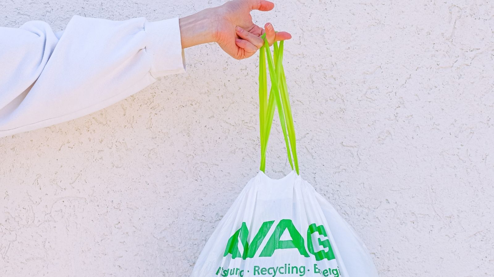 The 7 Best Biodegradable trash bags brands for your Sustainable Kitchen